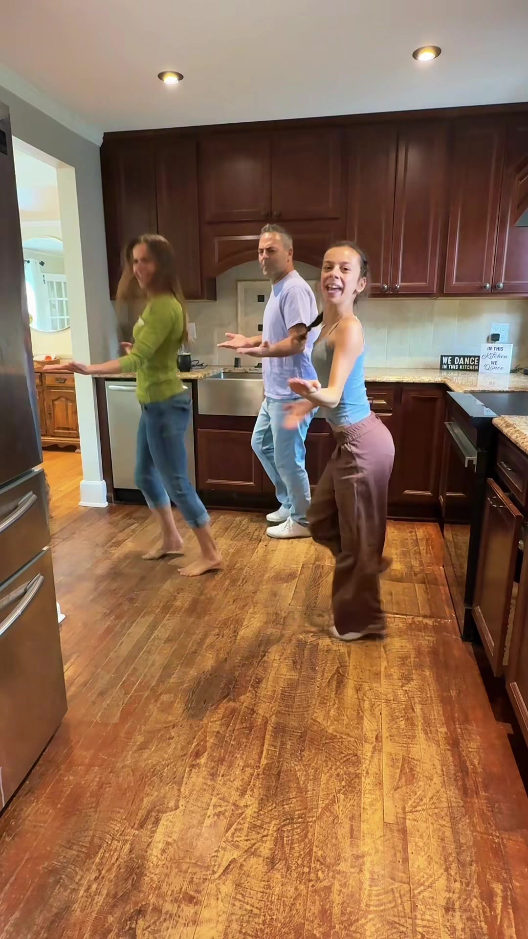 @The Dancing Family