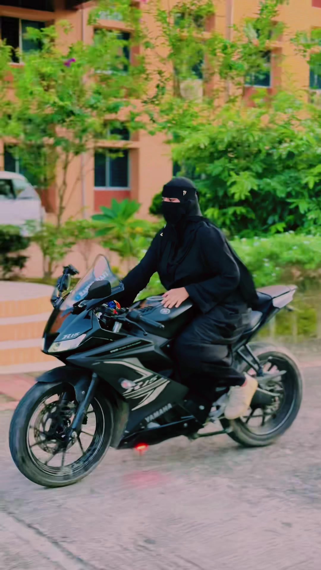 @Lady Biker Rafiya