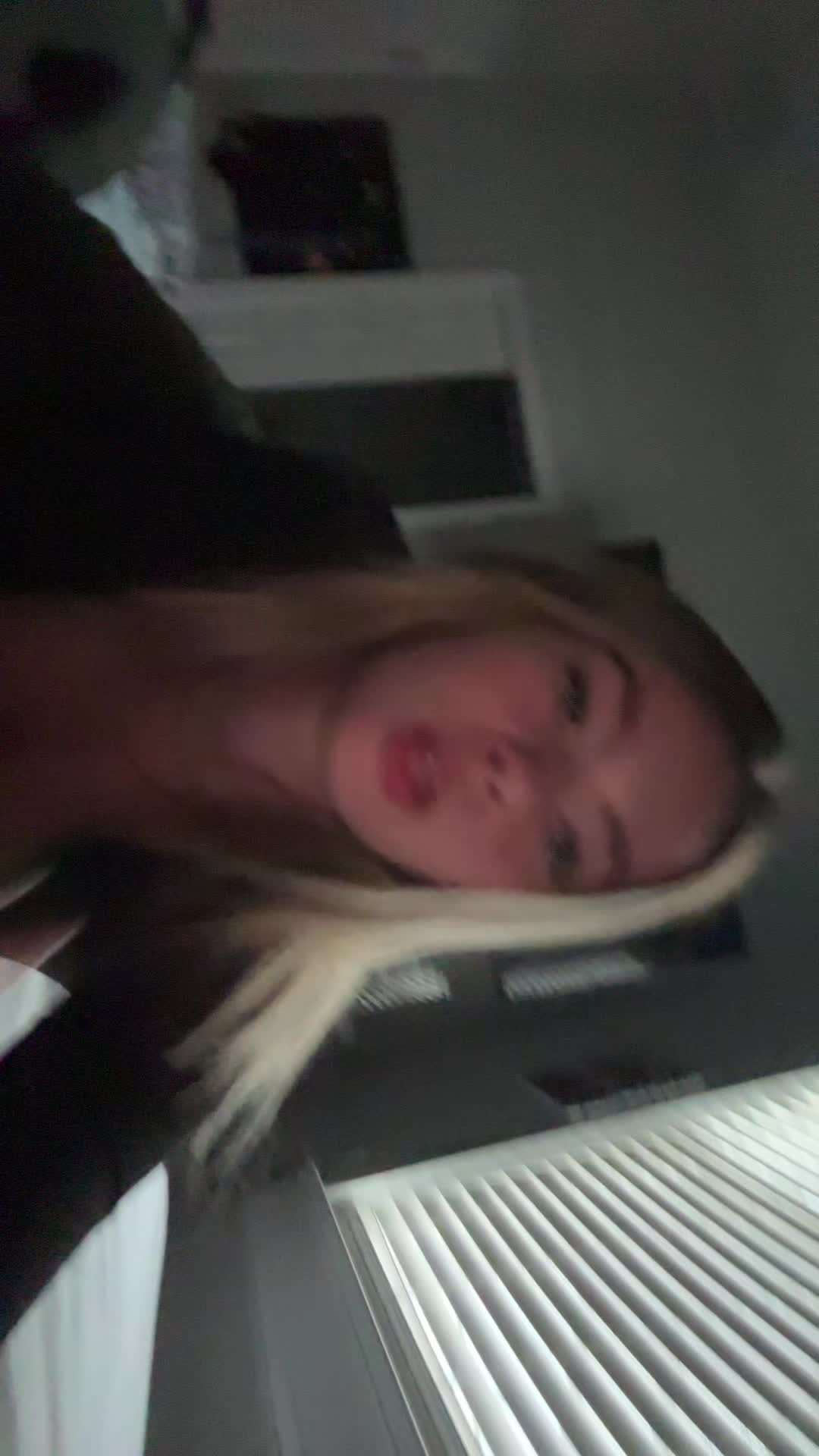@izzy