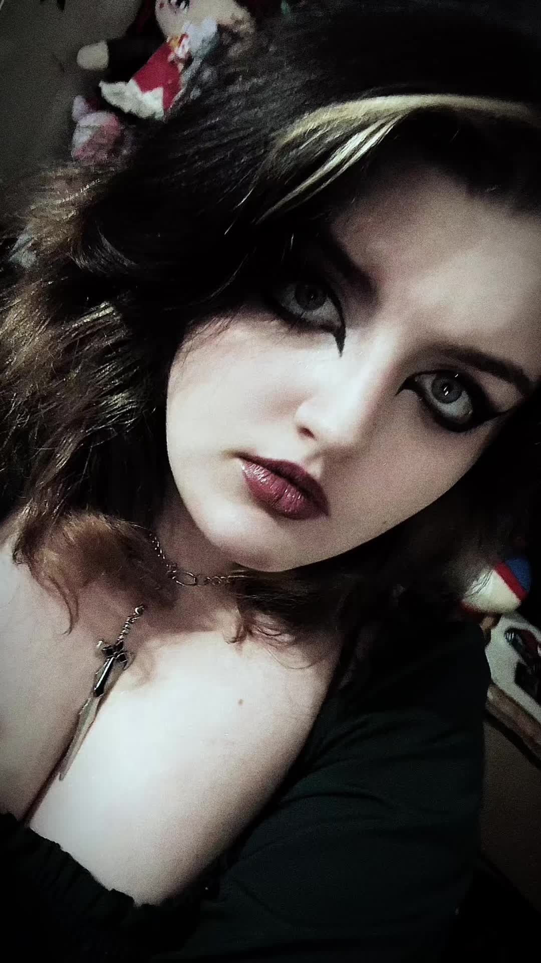 @Makeup_Show_Horror_Tell