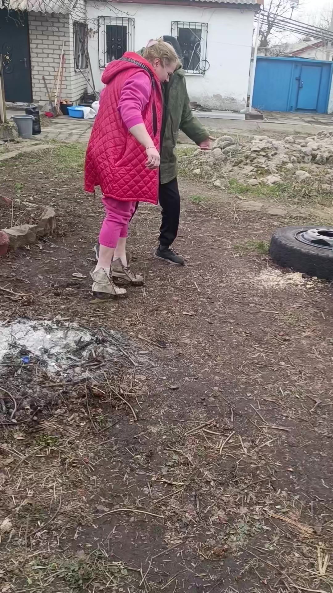 @Анюта Мирная