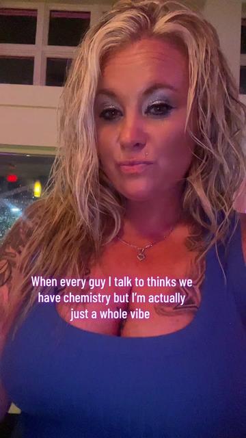 @HotMessMissRiss🩷