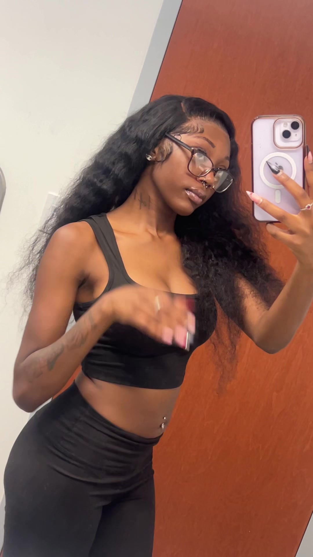 @thatsexyleogirl_