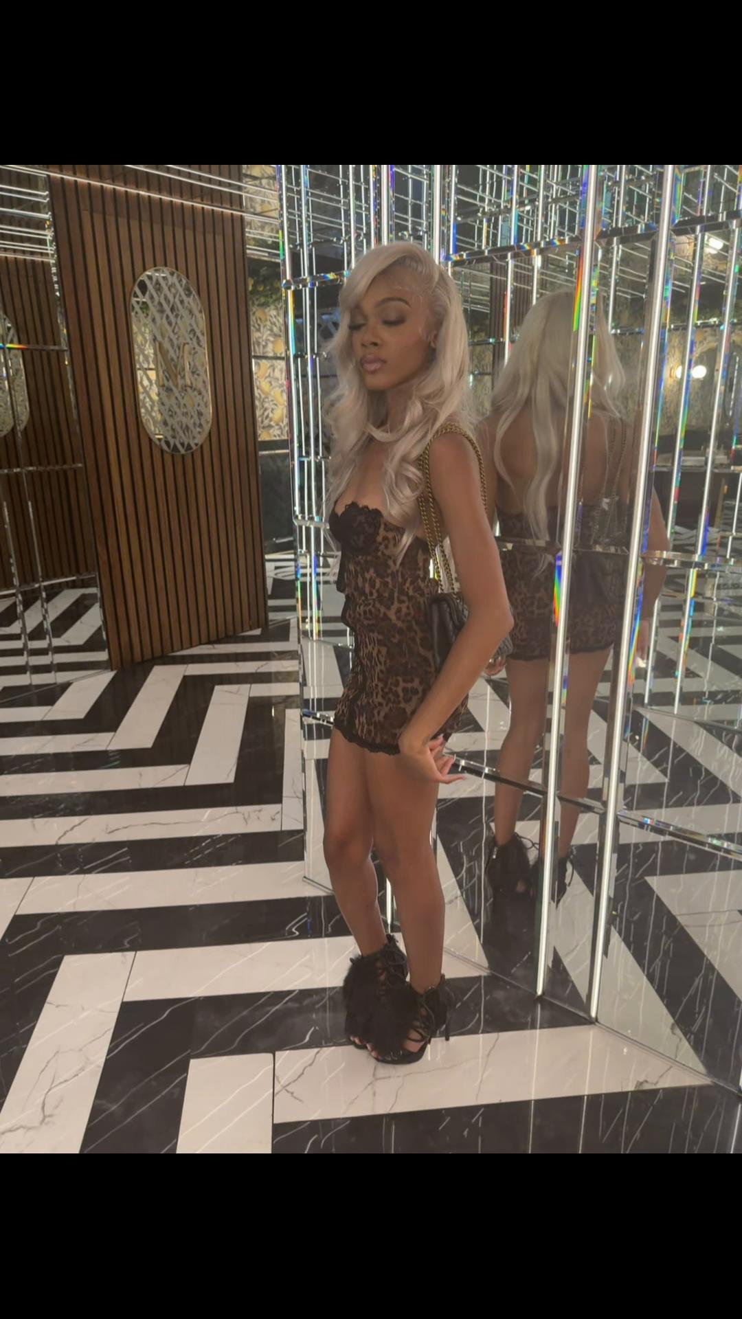 @Bombbae