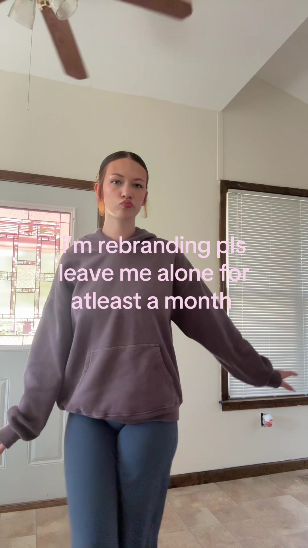 @𑣲 t