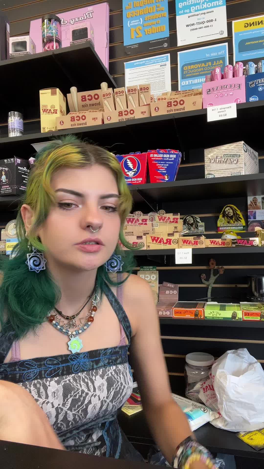 @Smokeshopgirl🍄🪩