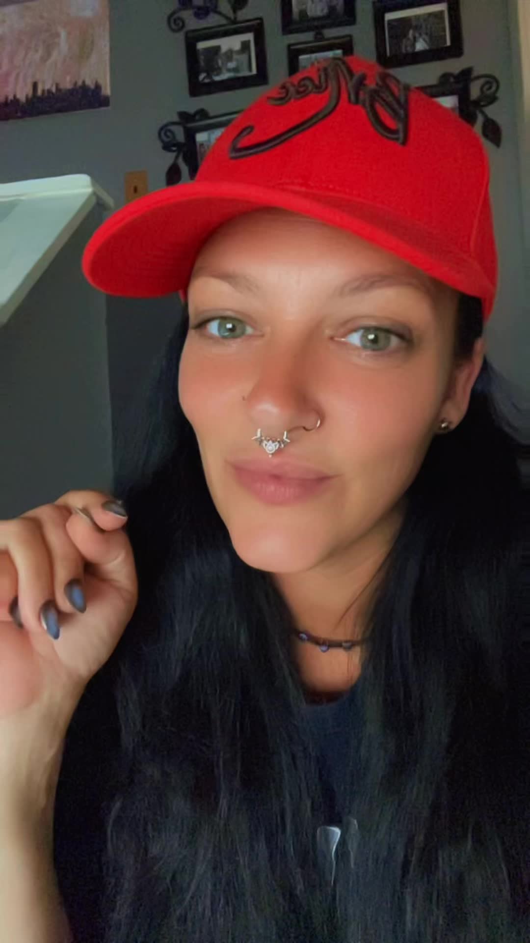 @Smiley_Fang_Girl