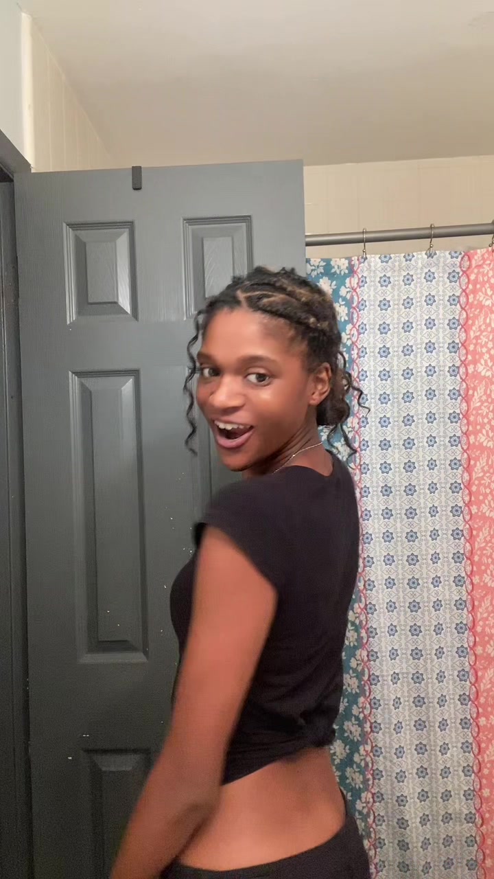 @LariahDeanne