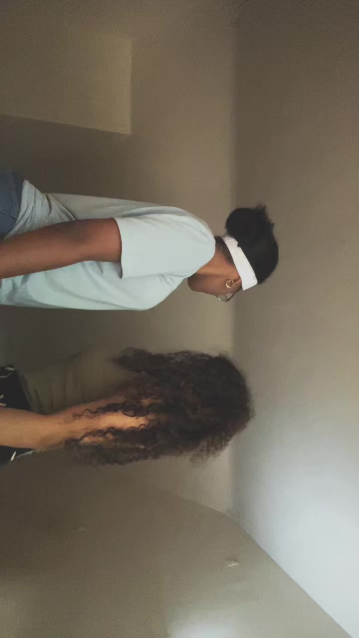@Anika_idriss