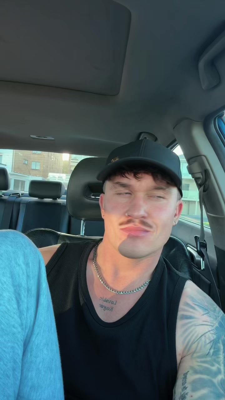@JustFionn