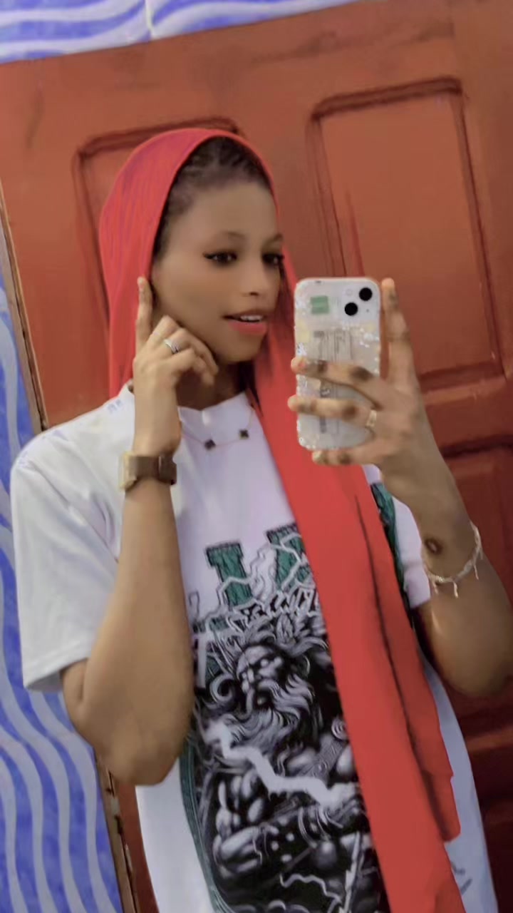 @Eva Ndiaye 🖤❤️⚫️🔴