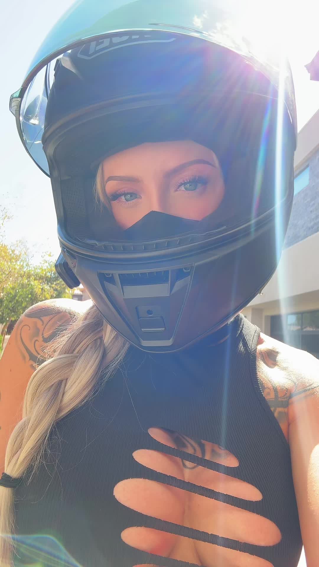 @justpeechitv