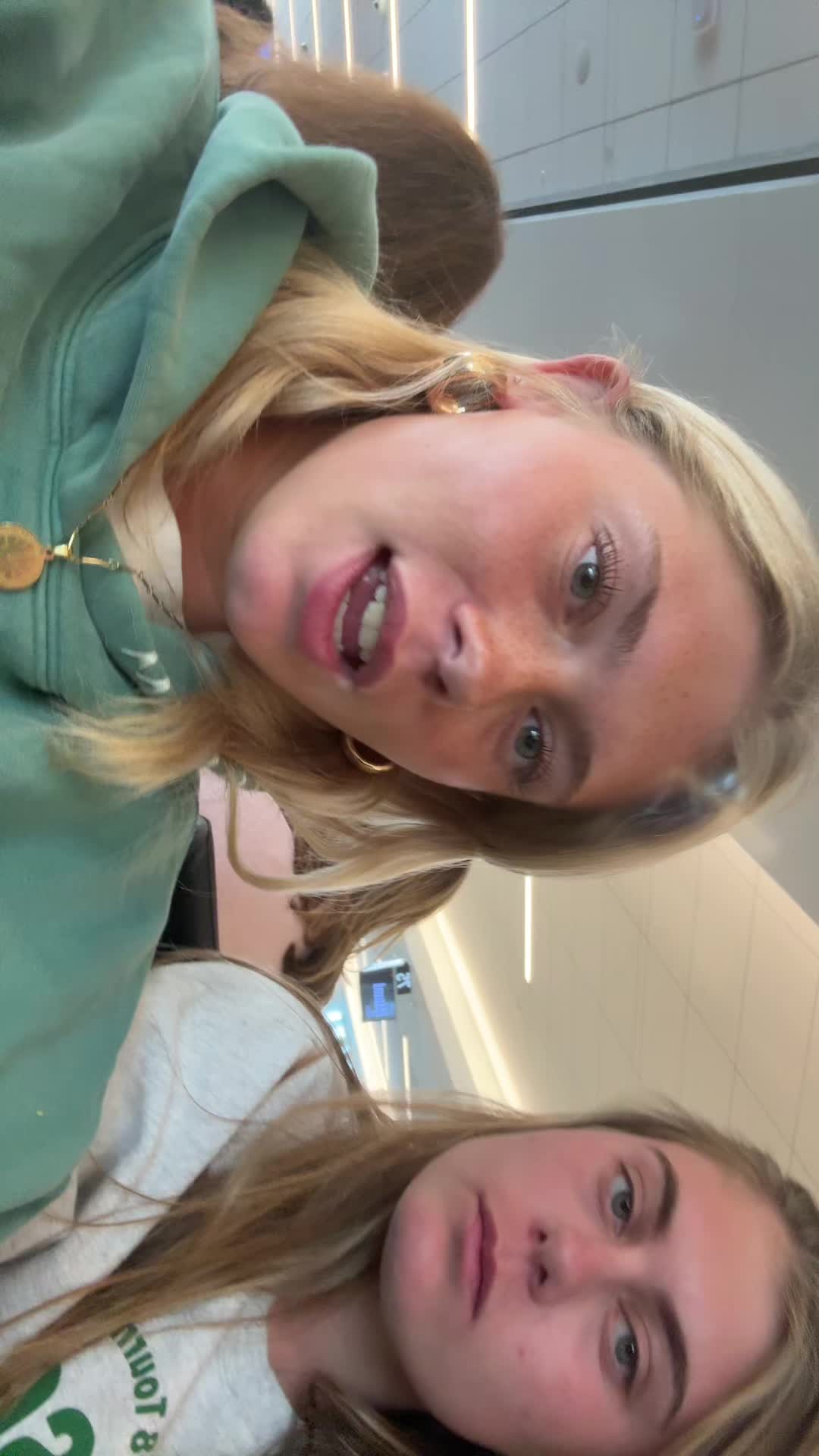 @Anniiii