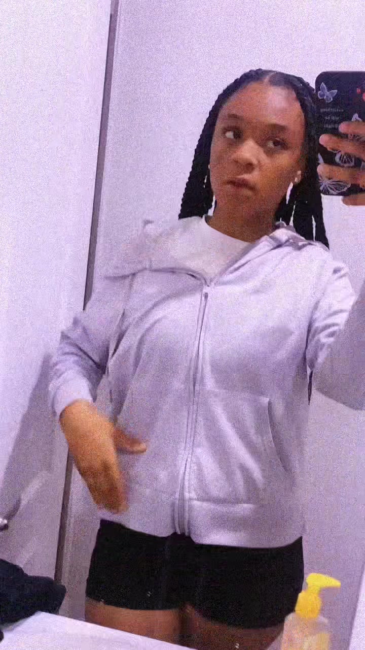 @arandombrownskinchick_