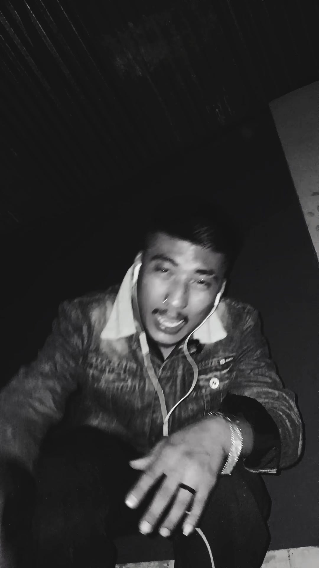 @Sarkar Simson Hood