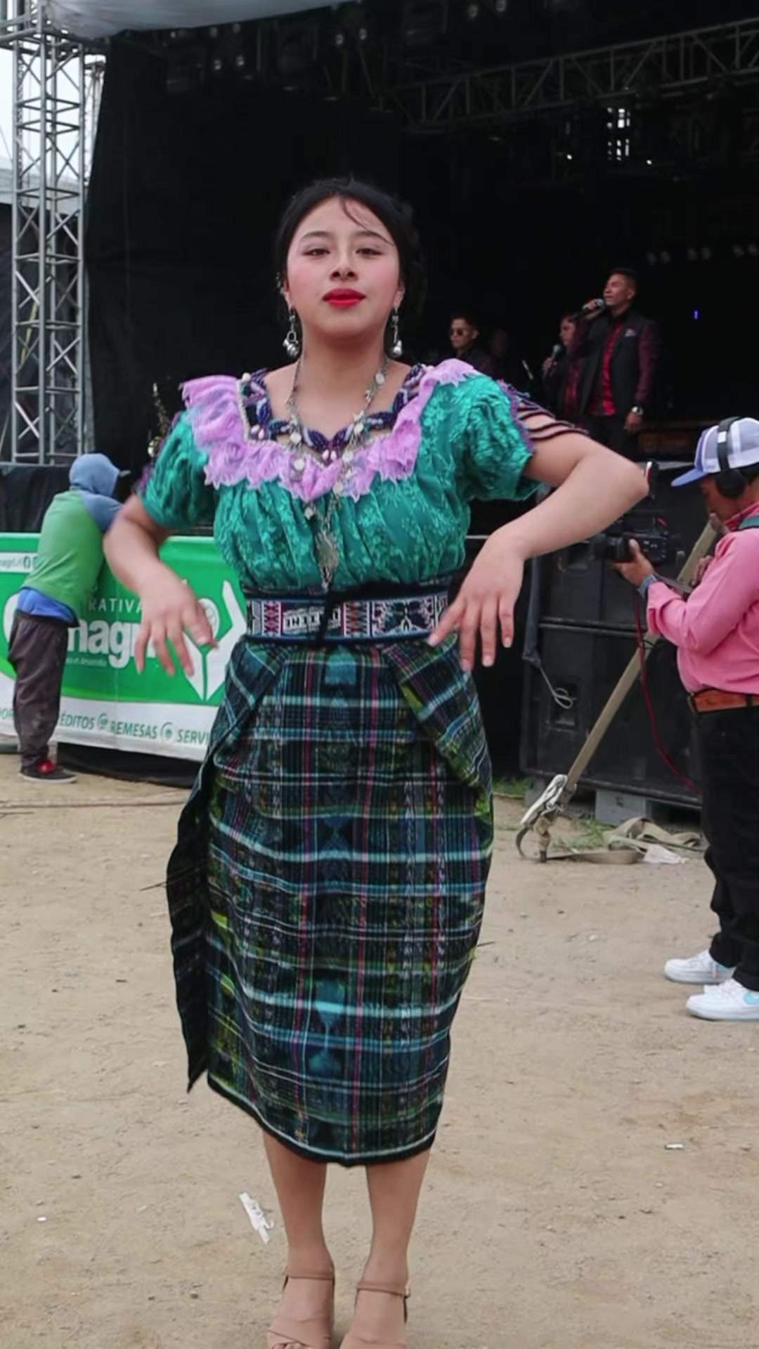 @AvilCh Jos&eacute;