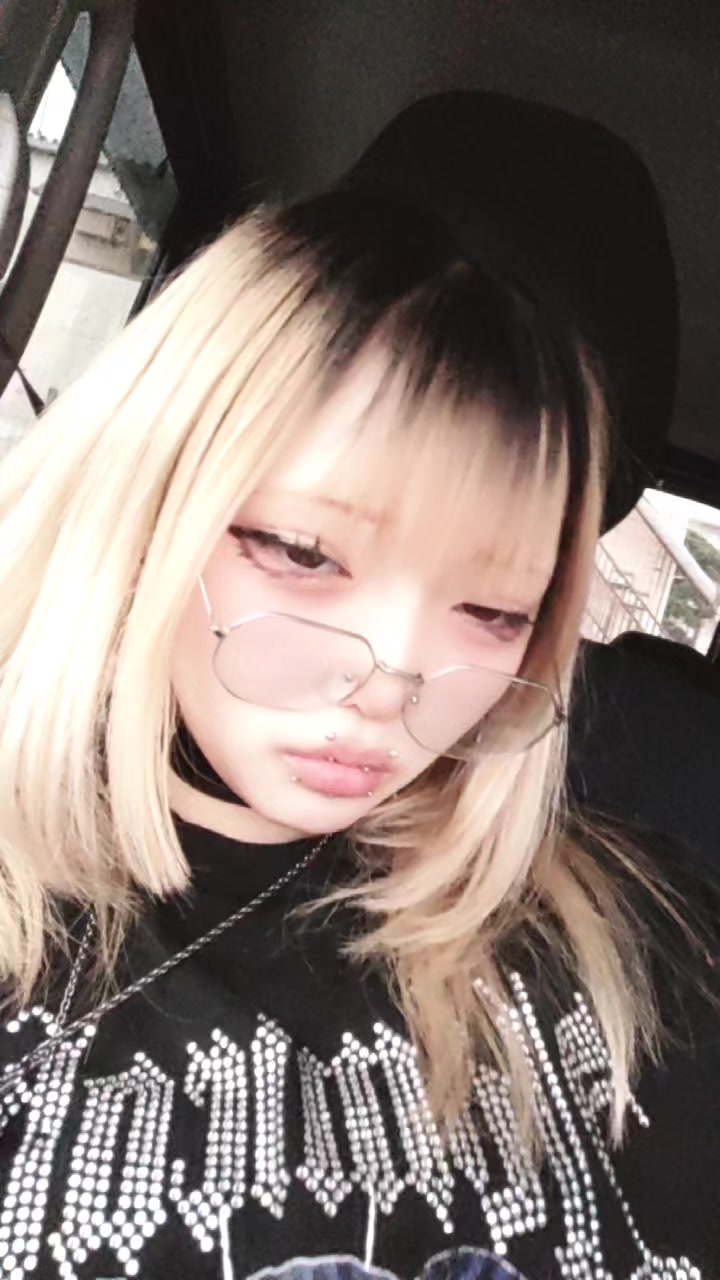 @みゅ ︎︎です . 🗑