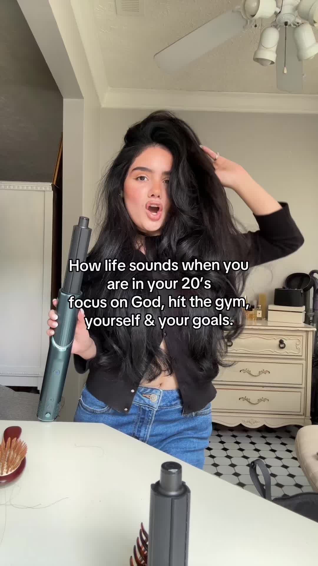 @Valeria
