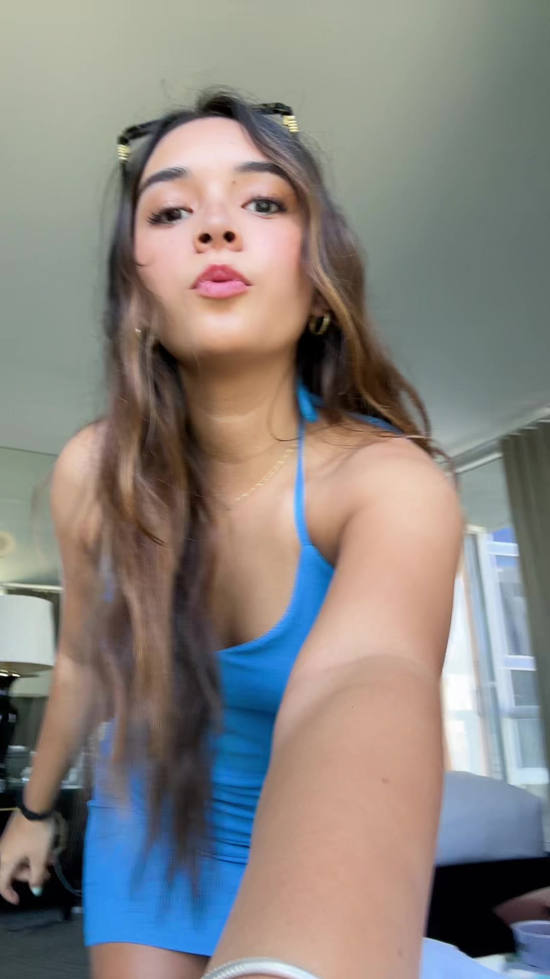 @Abril
