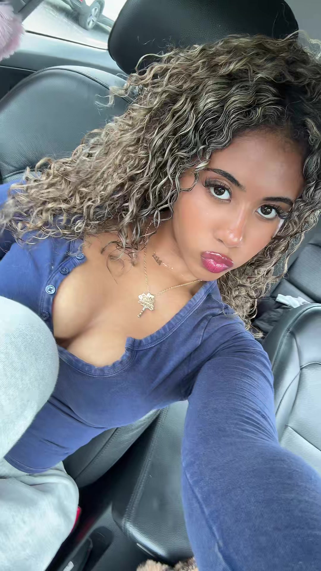 @makayla.