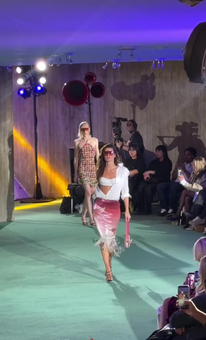 @runwaymoodell