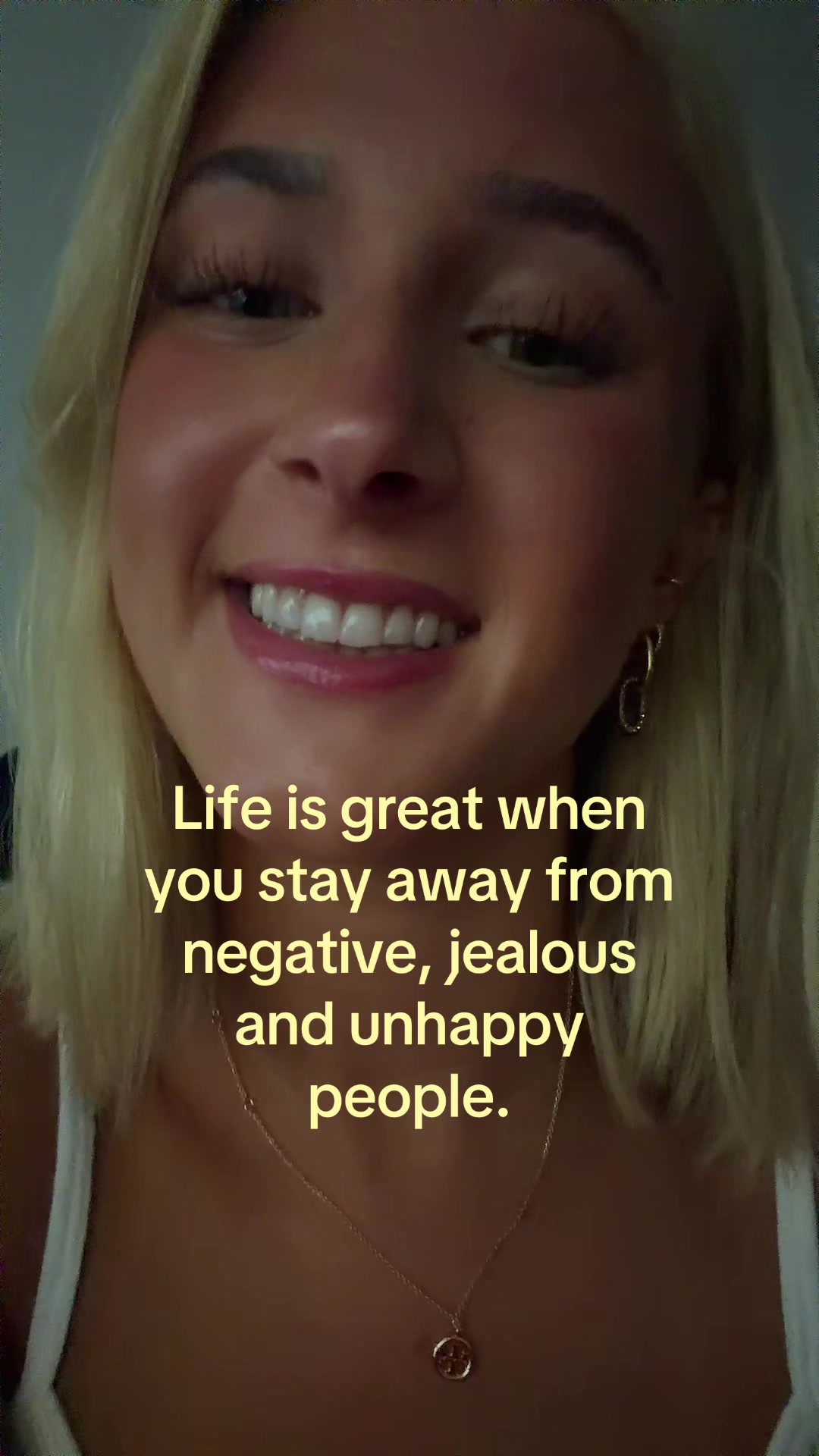 @theelliebarker