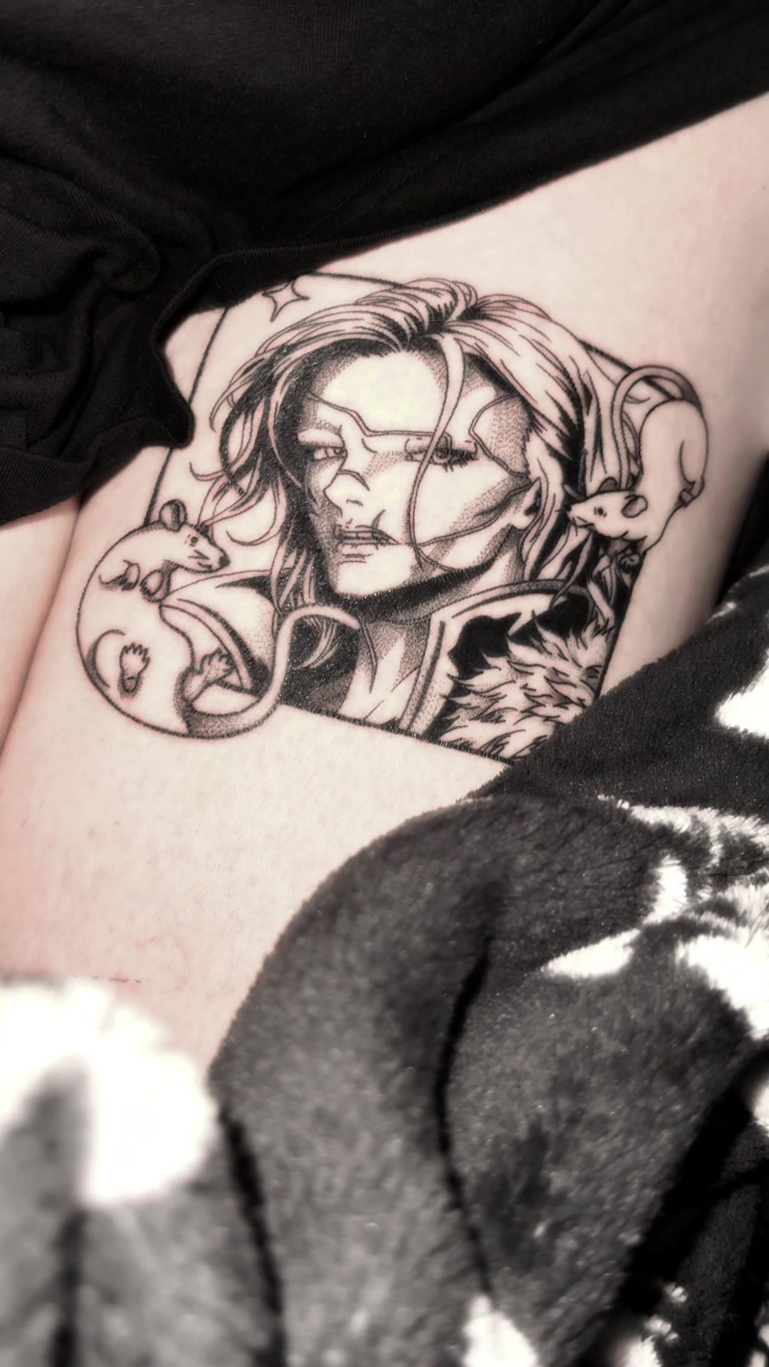 @𝔫𝔞𝔳𝔦 🖤🕸️