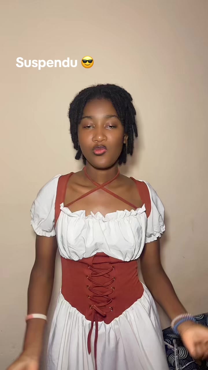 @Riya🫥🌸🦋