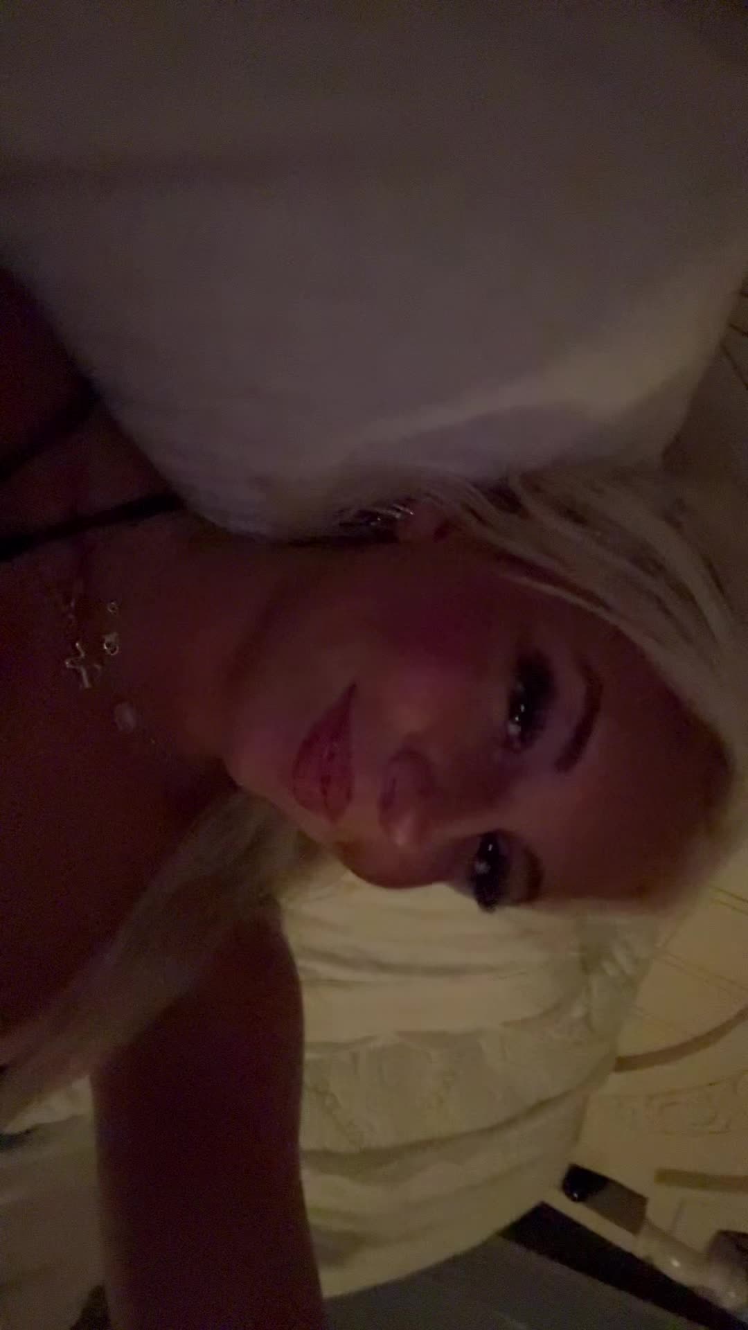 @K Y L I E 💌