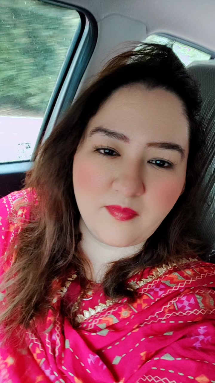@daniaahsan3