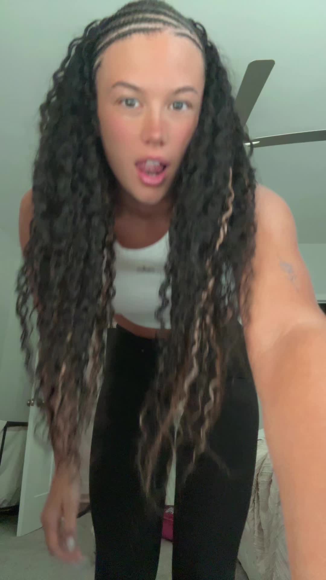 @lys.gregory