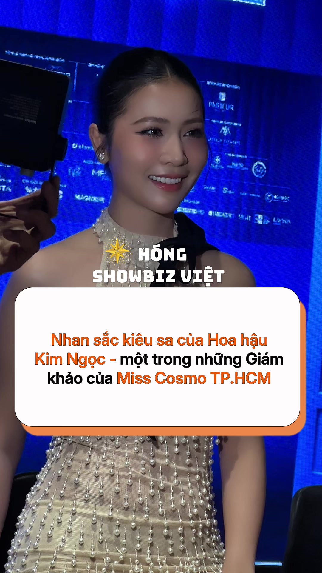 @H&oacute;ng Showbiz Việt