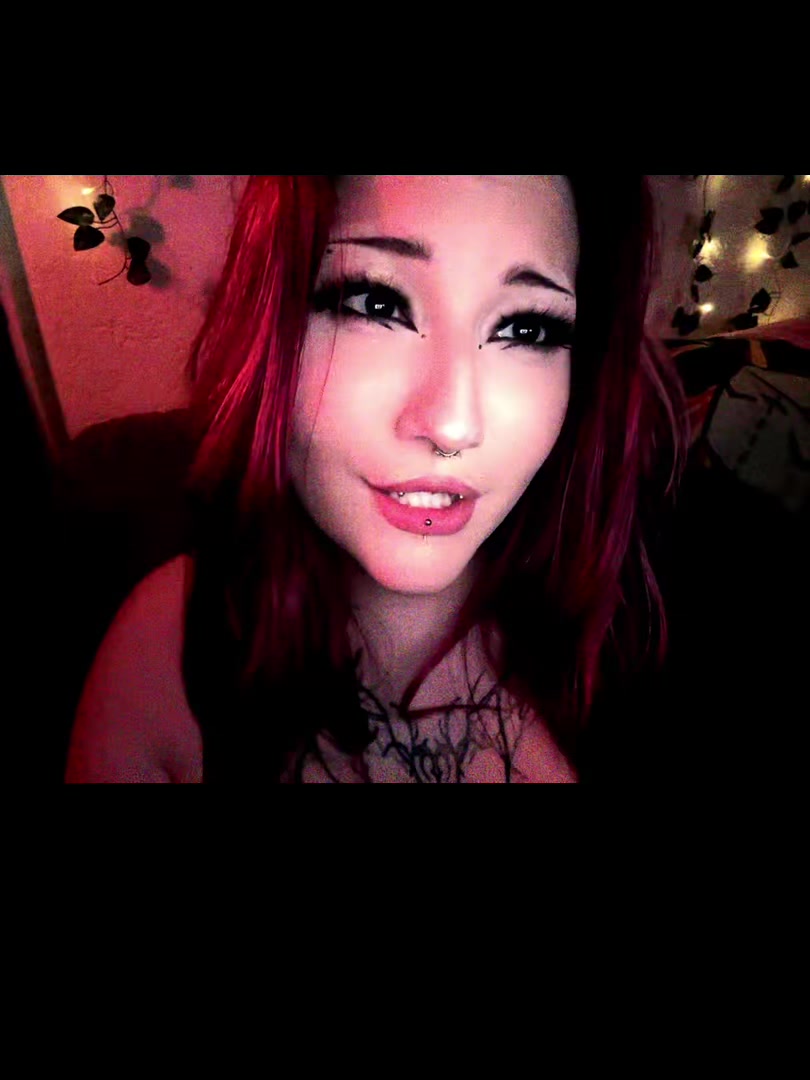 @GloomyBear>:3