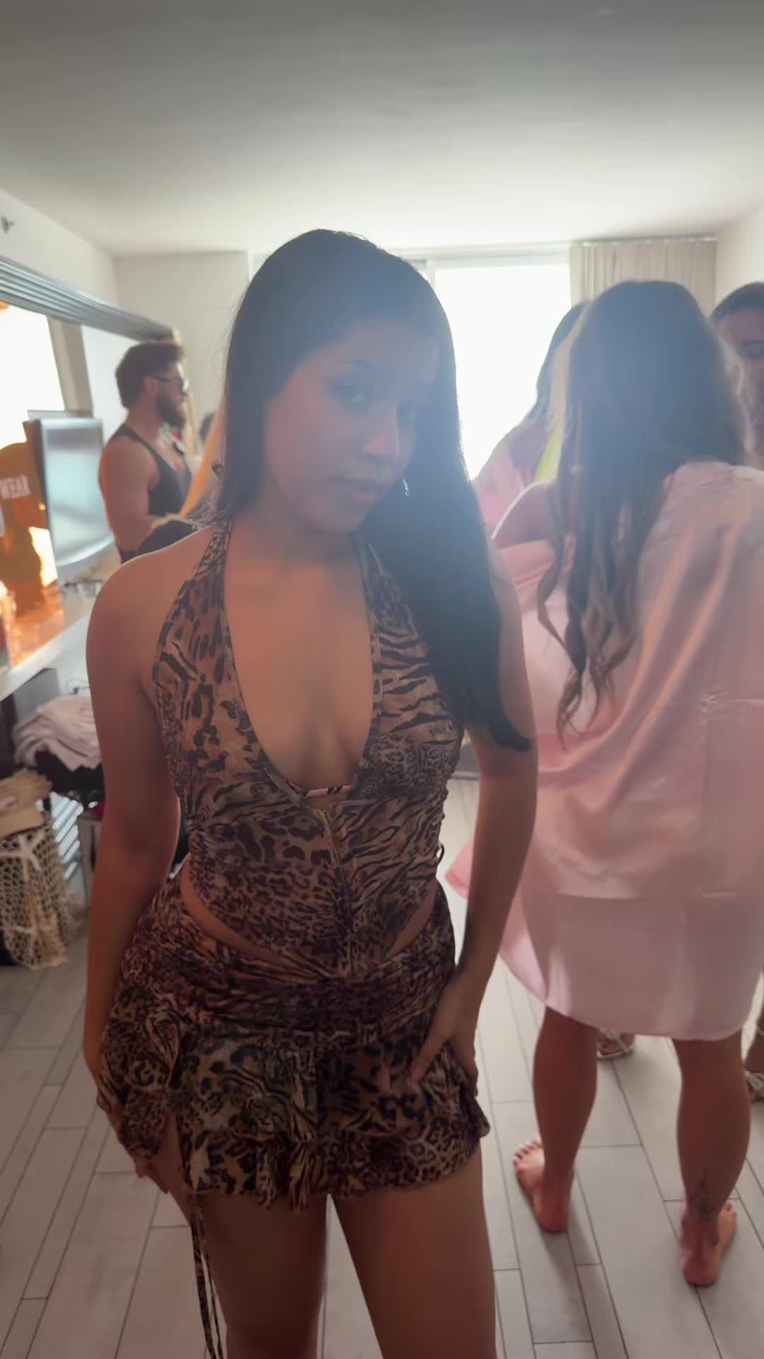 @Niya Santia