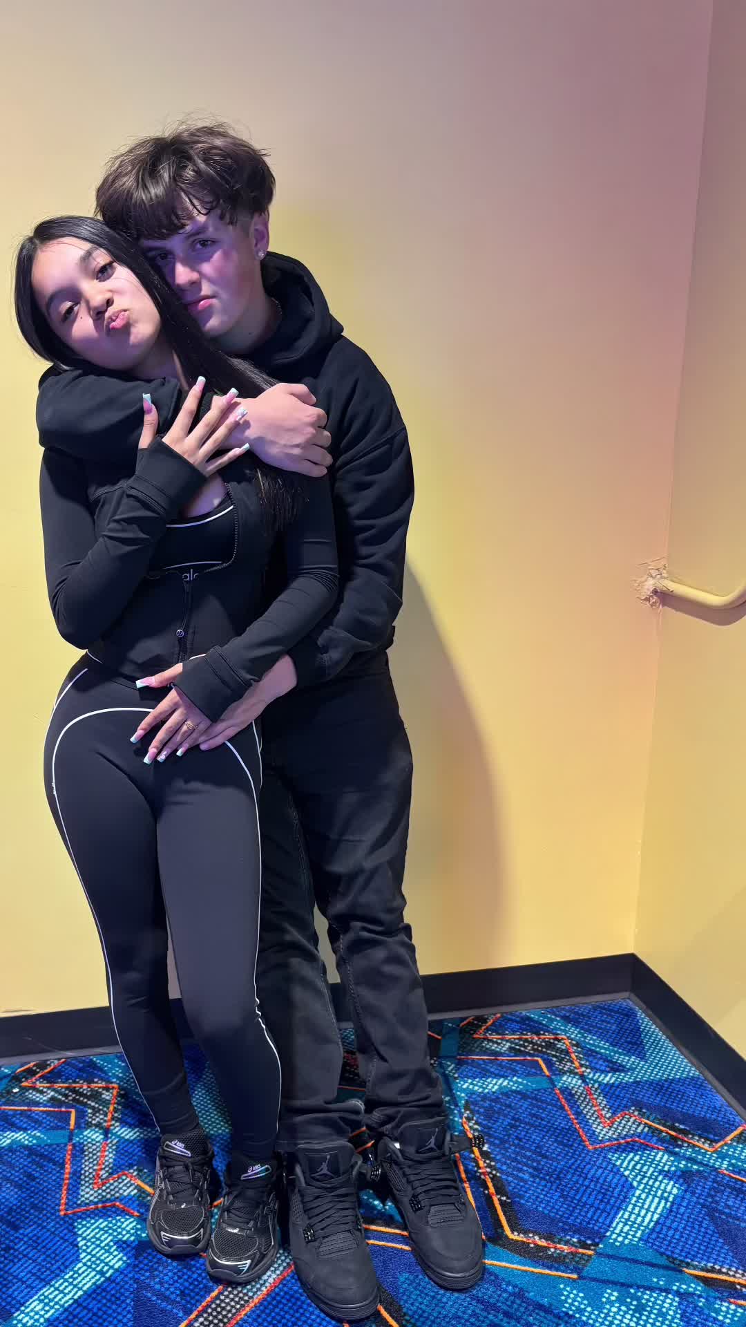 @valeslife_