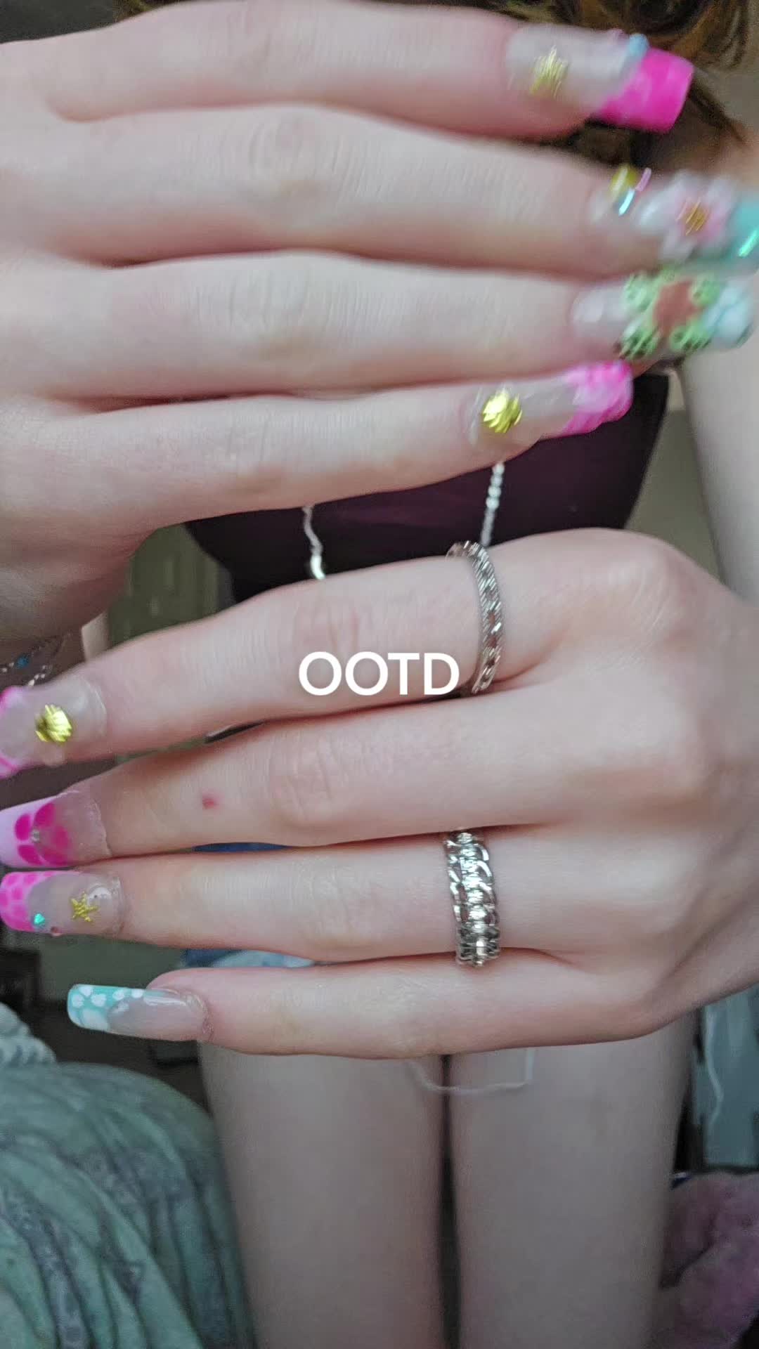 @《𝓔𝓛𝓛𝓘》