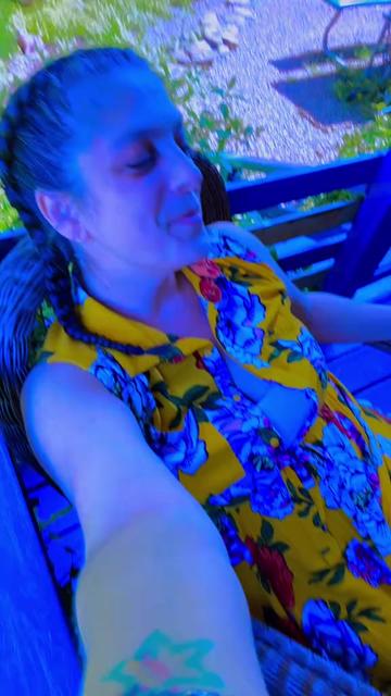 @_DanDeLioness