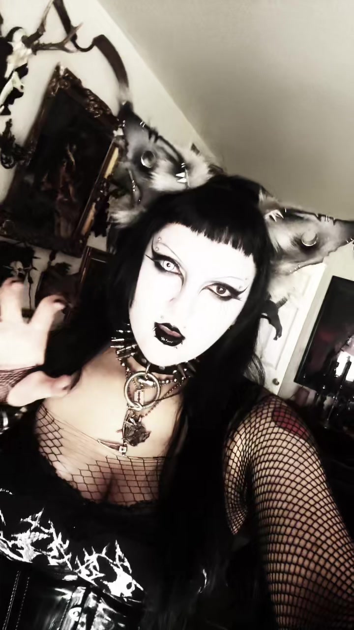 @XlycanbloodXx 𓃦