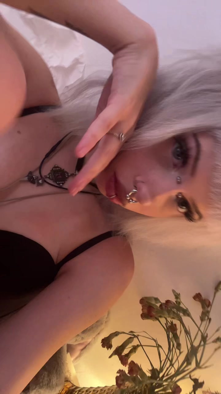 @Scarlet100xx
