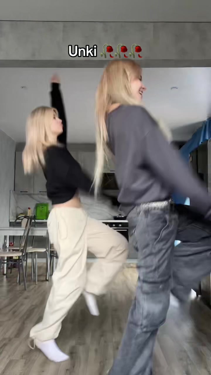 @🦋