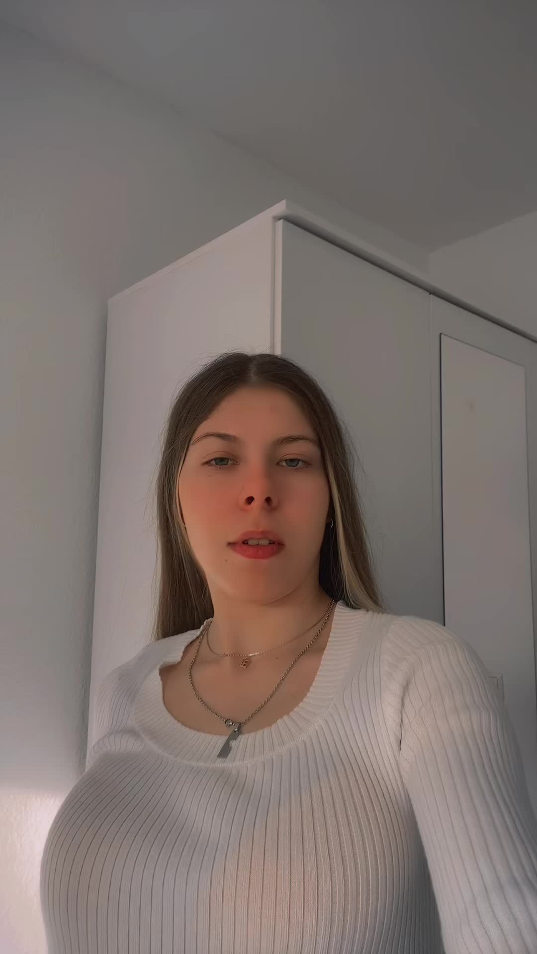 @angelina04.03