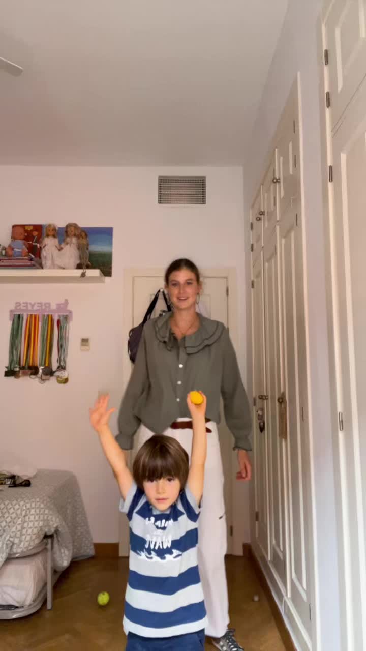 @reyesacosta23