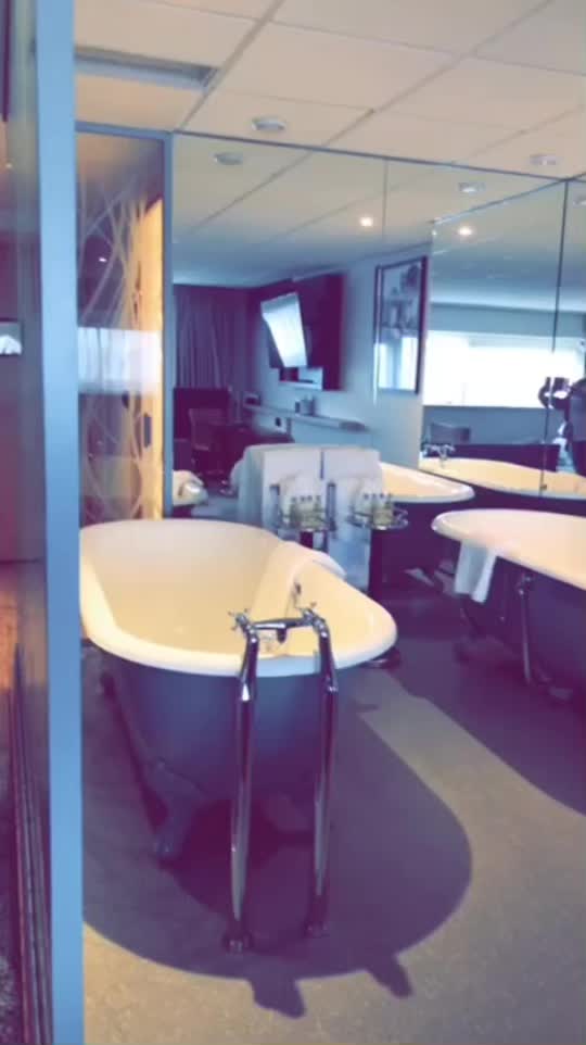 @jennahandco