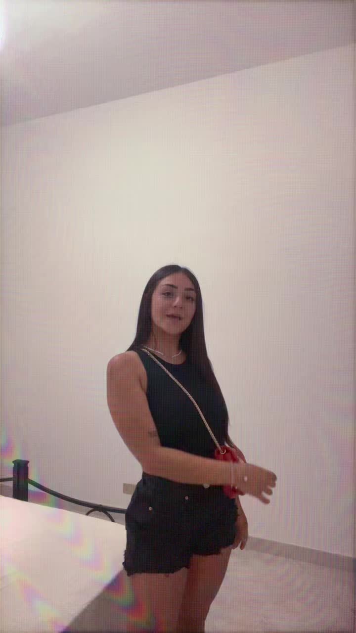 @Paola 🦂