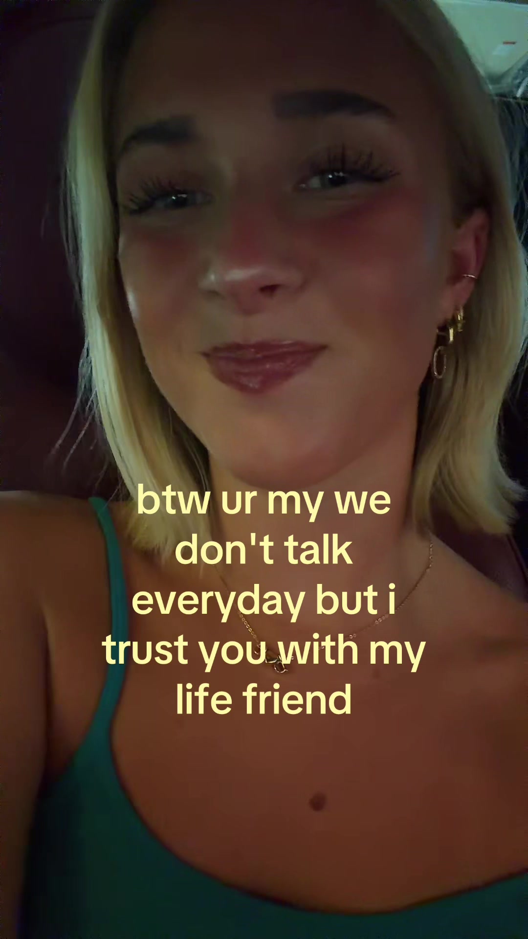 @theelliebarker