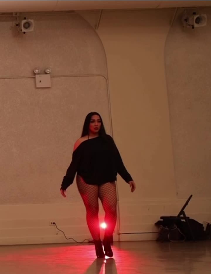 @Tee