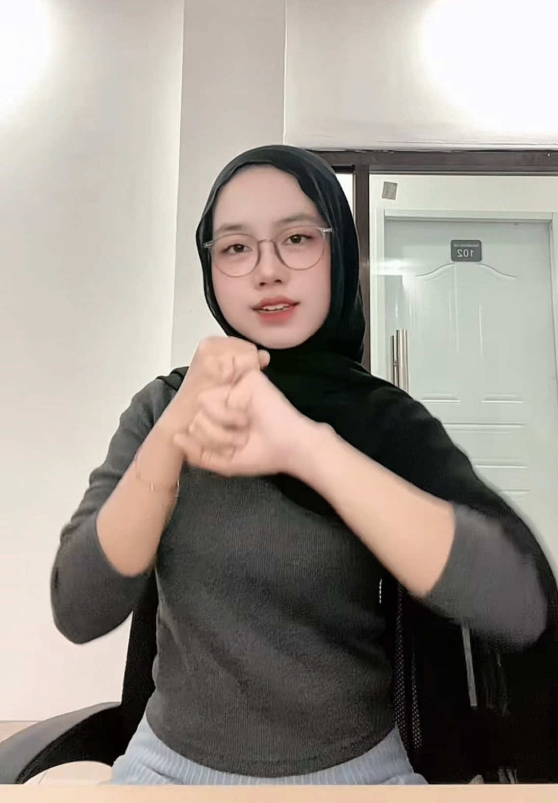 @e