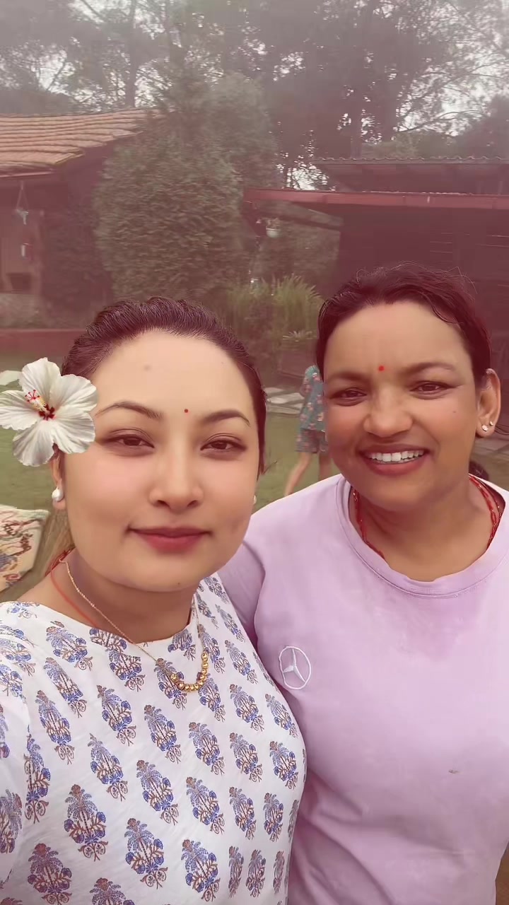 @एलीशा🧿🌸