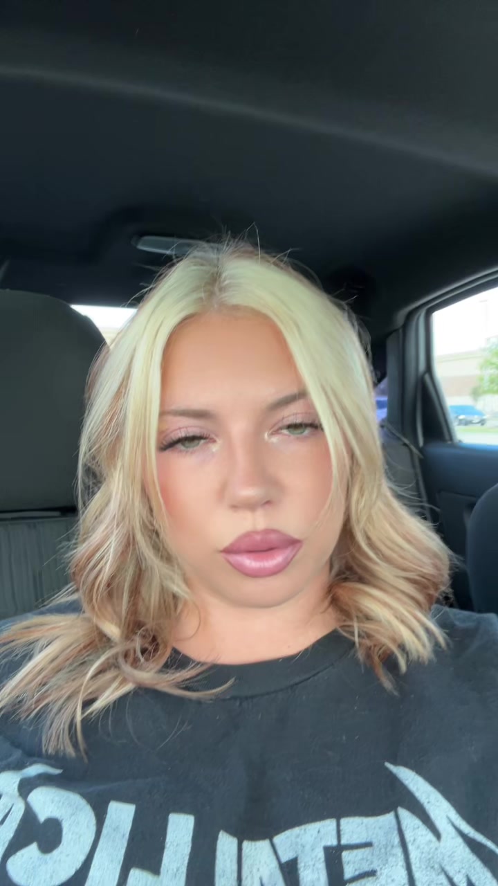 @onlygirlinthaworldd