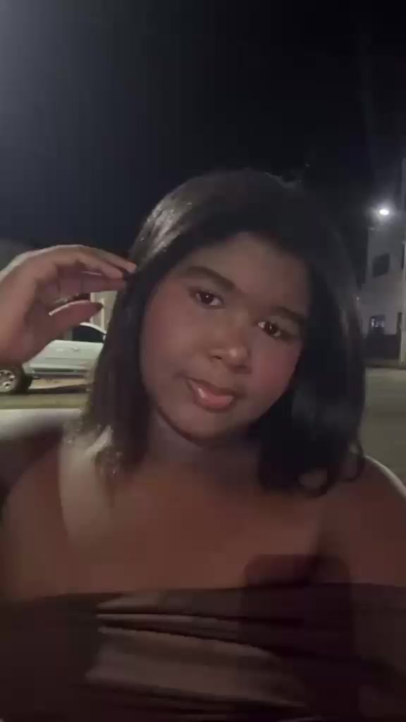 @L&iacute;via Crispim